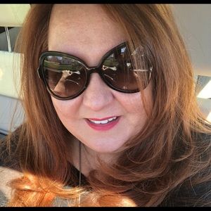 Meet your Posher, Connie